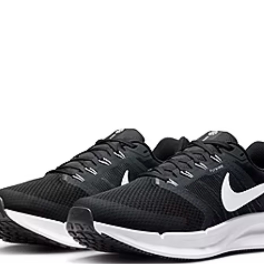 Nike Dual-Tone Black and White Running Shoes